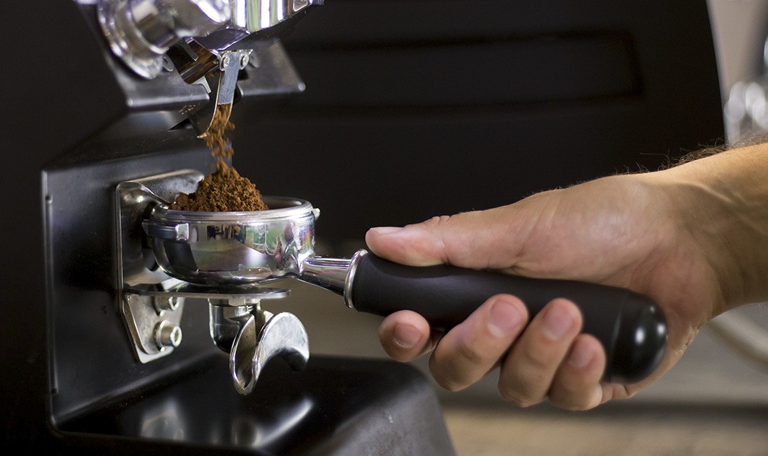 One Eleven kávépörkölő és barista oktató iskola